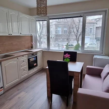 Luxe Mimoza Apartment Warna