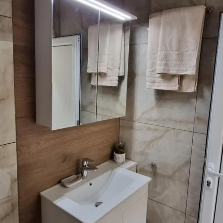Luxe Mimoza Апартаменти *